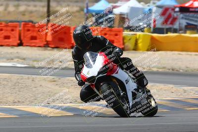 media/Apr-09-2022-SoCal Trackdays (Sat) [[c9e19a26ab]]/Turn 2 (1140am)/